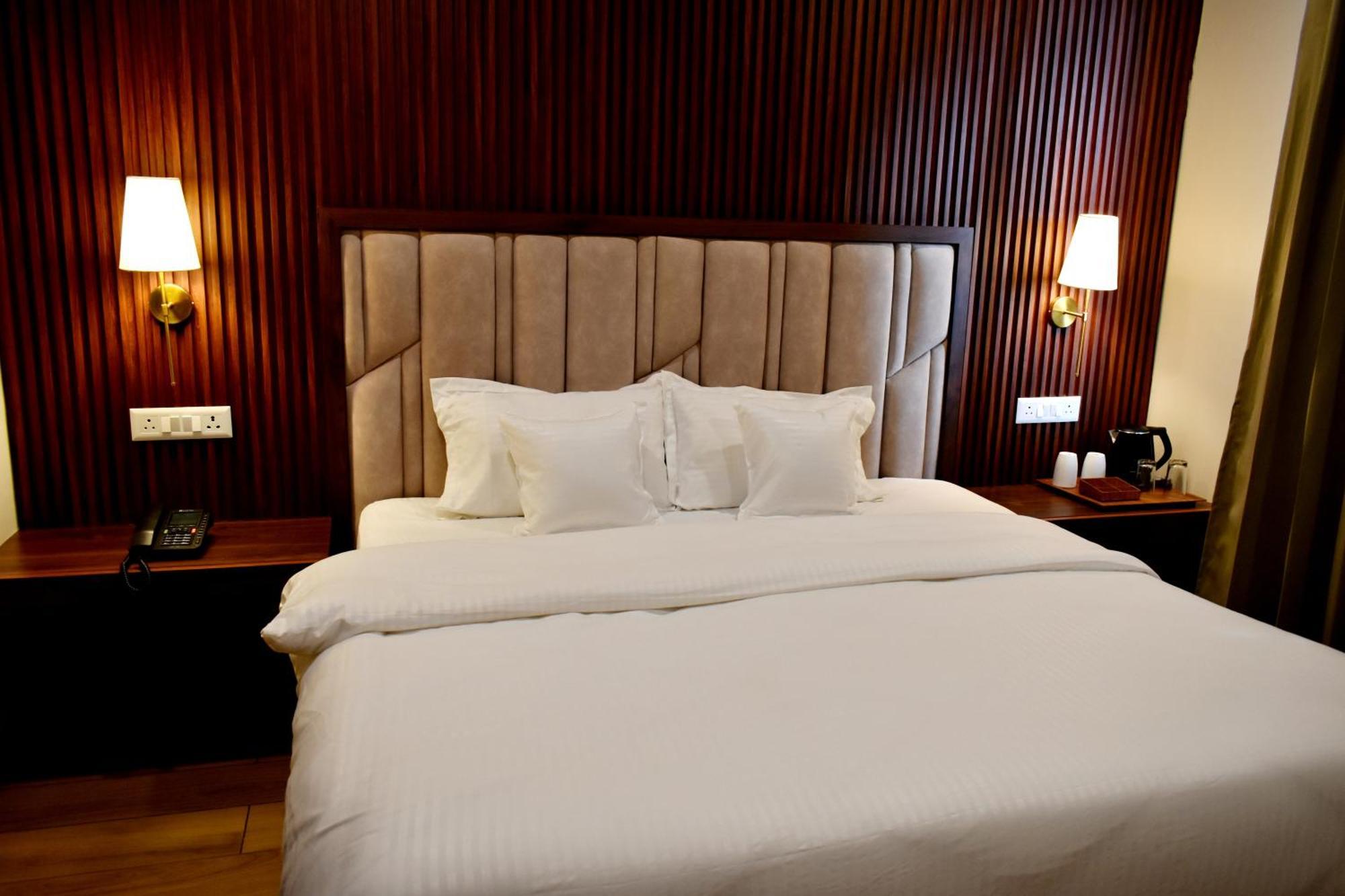 Rega Manivedya The Jungle Trail Resort Муктешвар Экстерьер фото