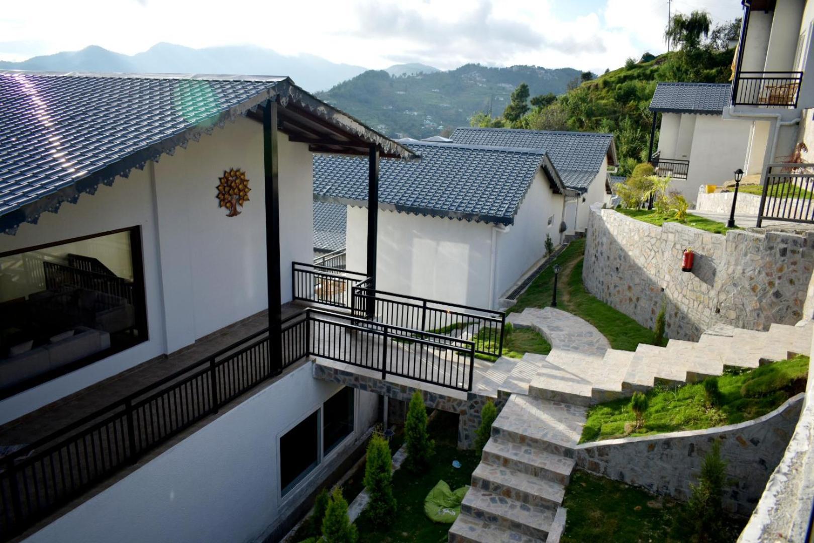 Rega Manivedya The Jungle Trail Resort Муктешвар Экстерьер фото